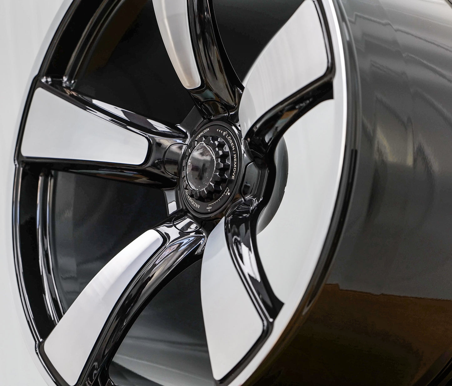 OEM+ Porsche GTS/Centerlock Wheels